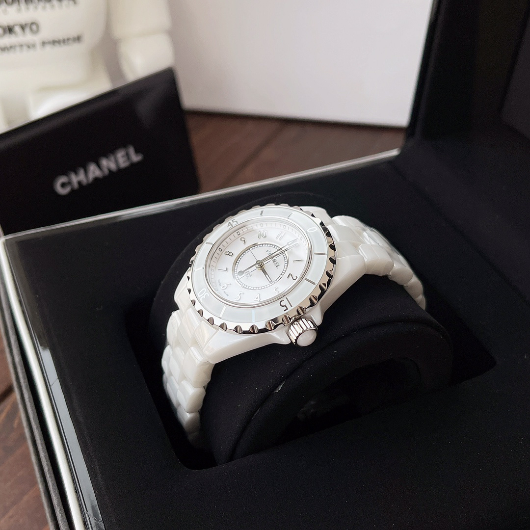 シャネル「Chanel」J12 キャリバー 33MM
