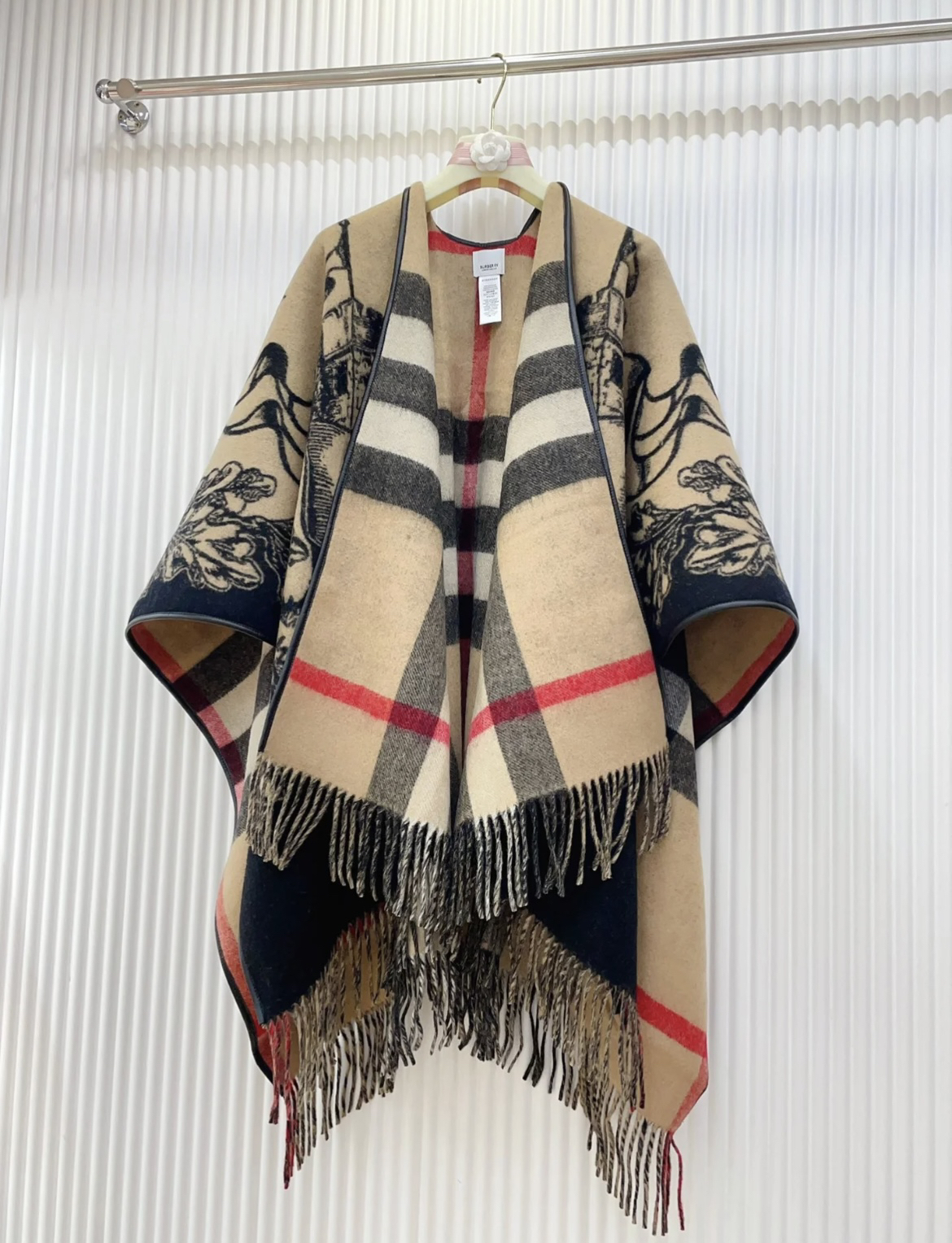 バーバリー「Burberry」リバーシブル EKD チェック ウールケープ 140x140cm
