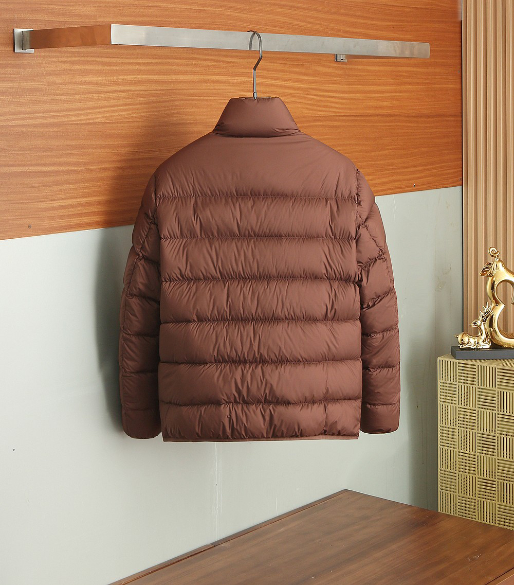 グッチ「Gucci」秋冬ダウンジャケット スタンドカラー