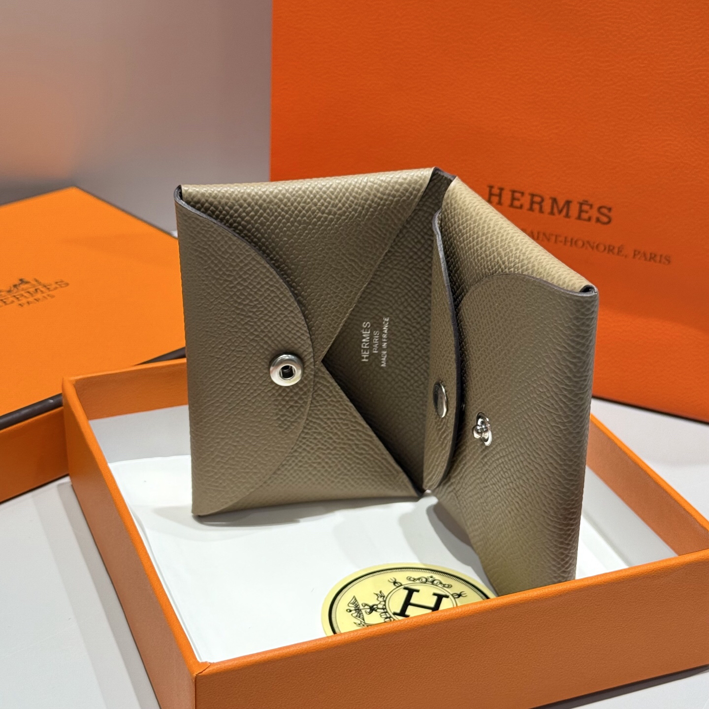 【限定新入荷】エルメス Calvi Duo 二層仕様カードケース「薄型収納」