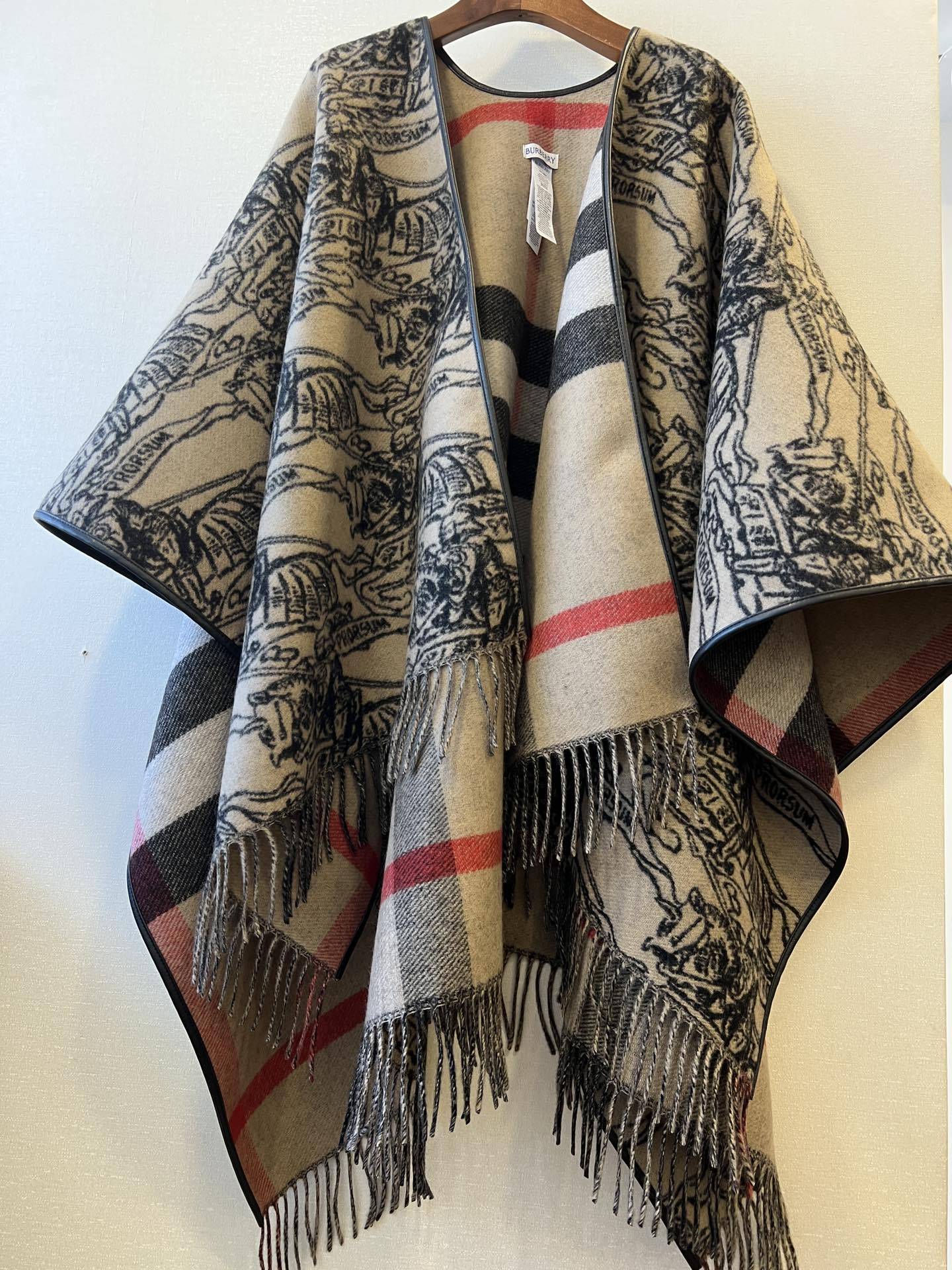 バーバリー「Burberry」リバーシブル チェック ウールケープ 155x130cm