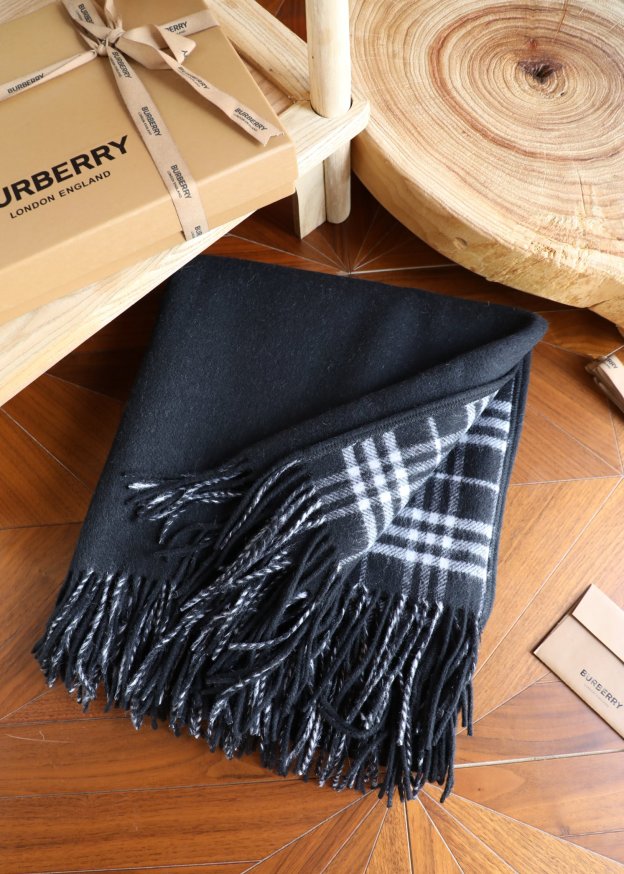 バーバリー「Burberry」リバーシブル チェック ウール ケープ 140x140cm