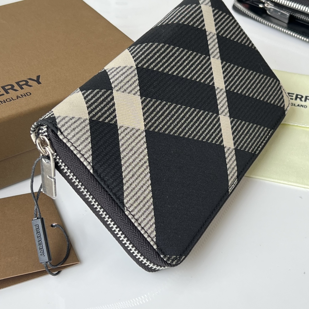 バーバリー「Burberry」ロンドン チェーン ジップ ウォレット