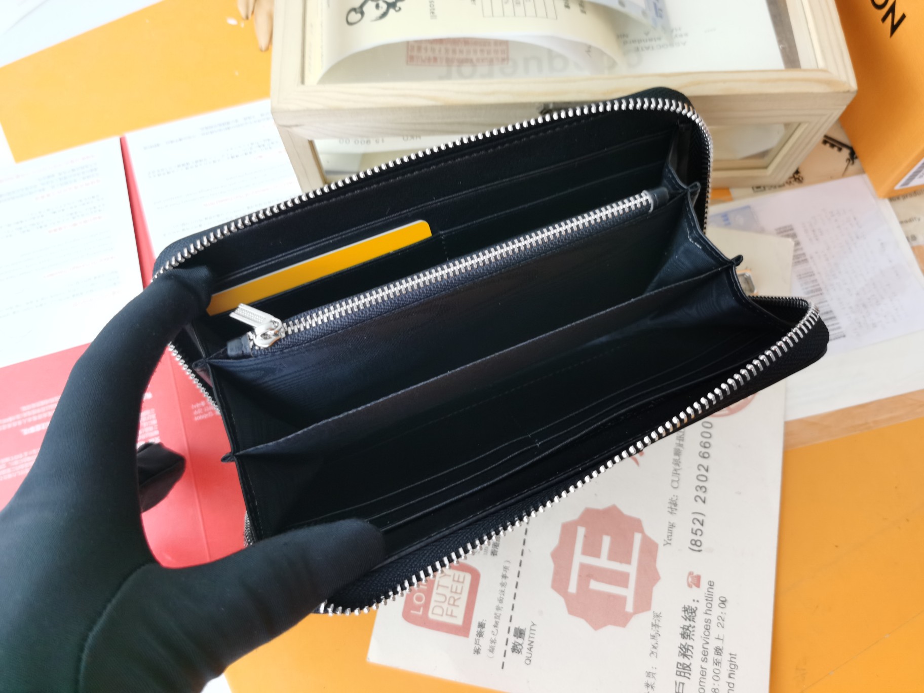 ルイ・ヴィトン ジッピー・ウォレット