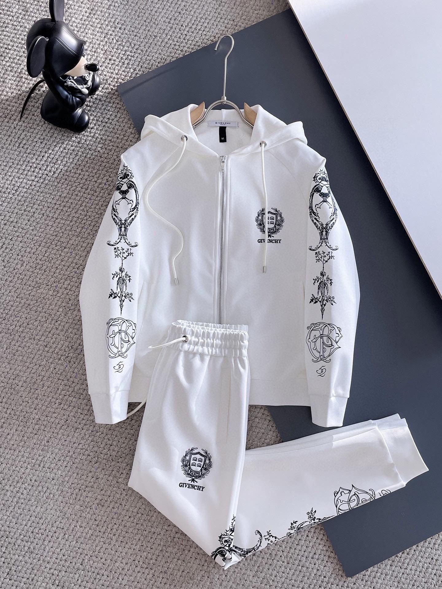 ジバンシィ「Givenchy」 秋冬 メンズ カジュアルスポーツセット