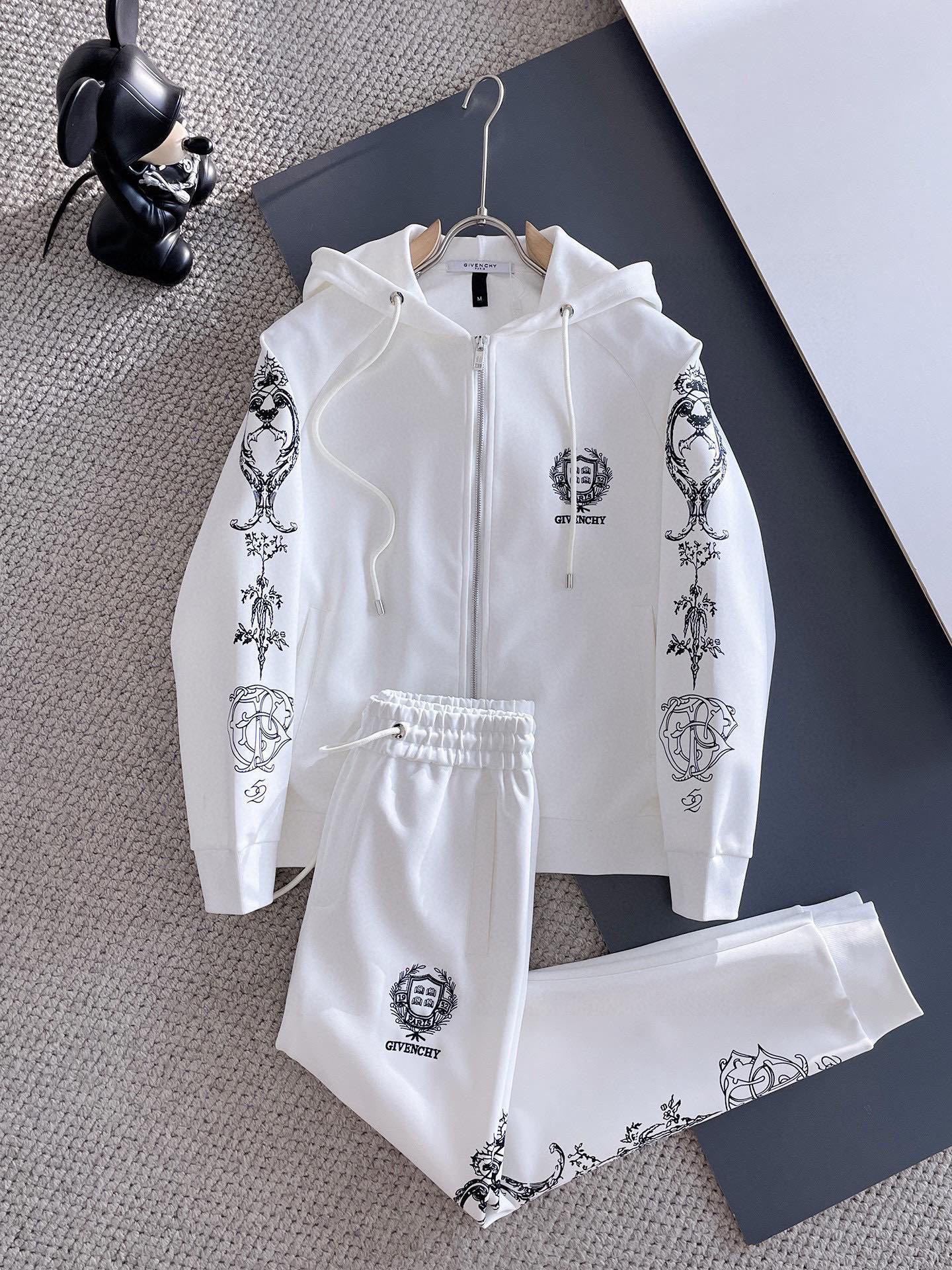 ジバンシィ「Givenchy」 秋冬 メンズ カジュアルスポーツセット