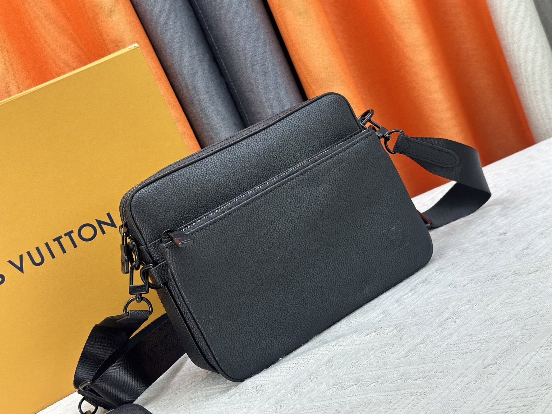 ルイ・ヴィトン「Louis Vuitton」新作 Trio メッセンジャーバッグ