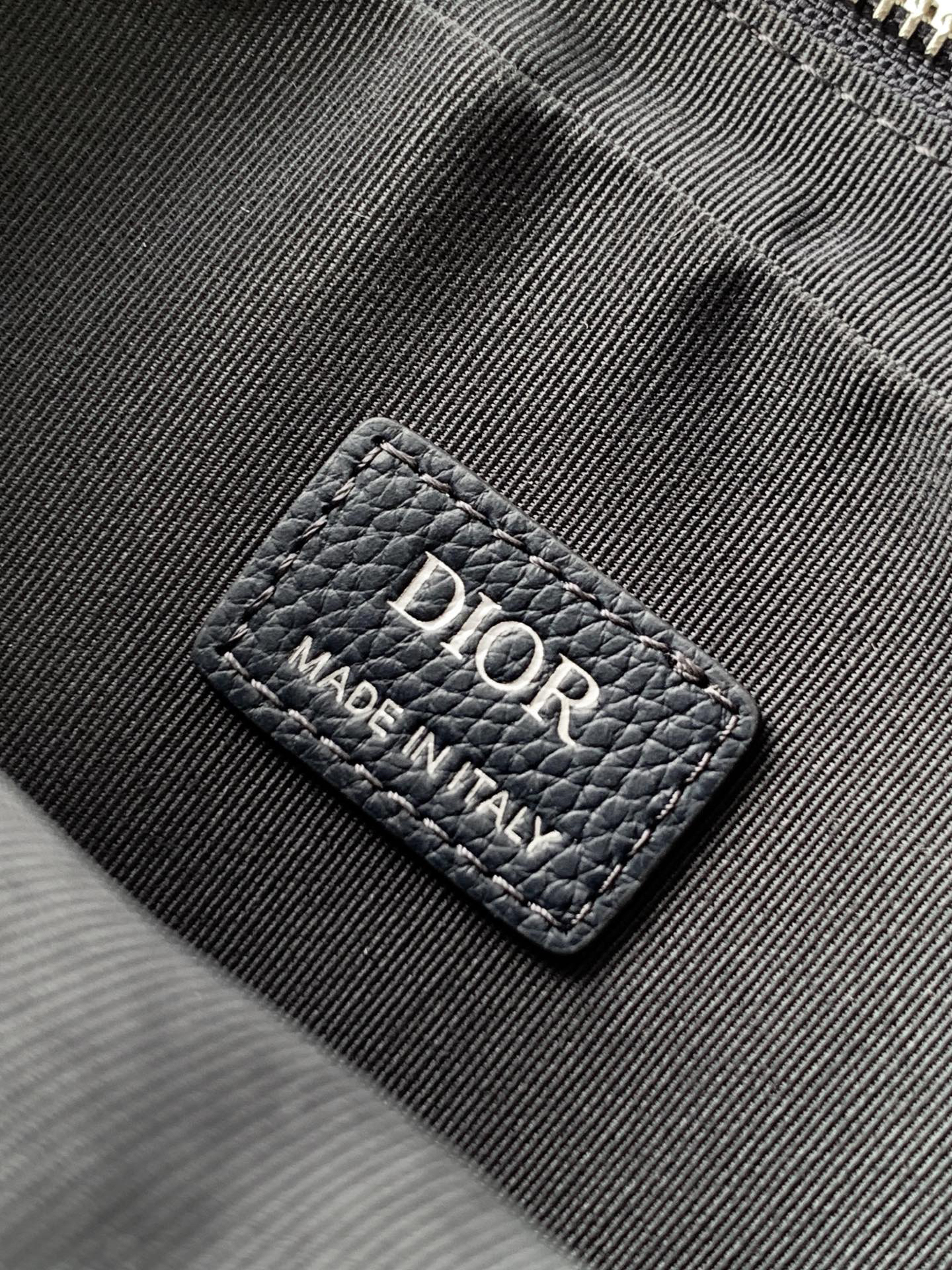 ディオール「Dior」サドル トリプル ポーチ ネイビー グラビティ アウトライン