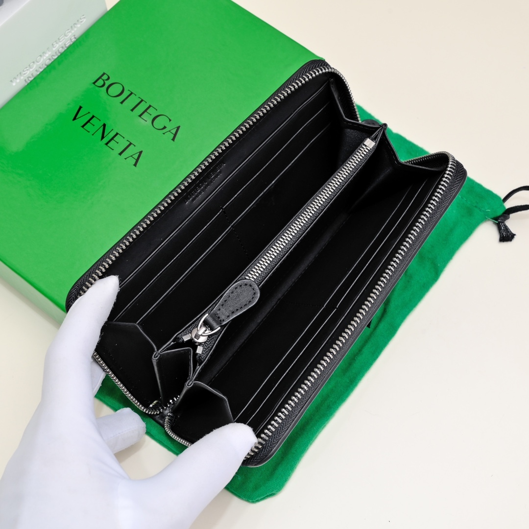 ボッテガ?ヴェネタ「Bottega Veneta」 カセット ロングウォレット