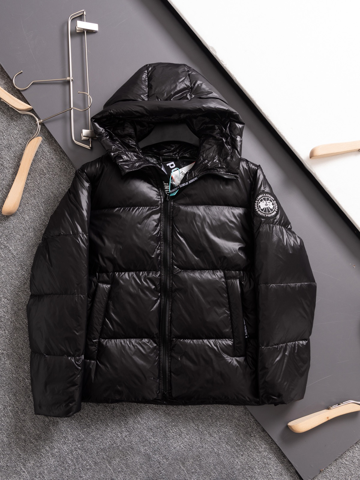 カナダグース Crofton メンズ フード付きダウンジャケット