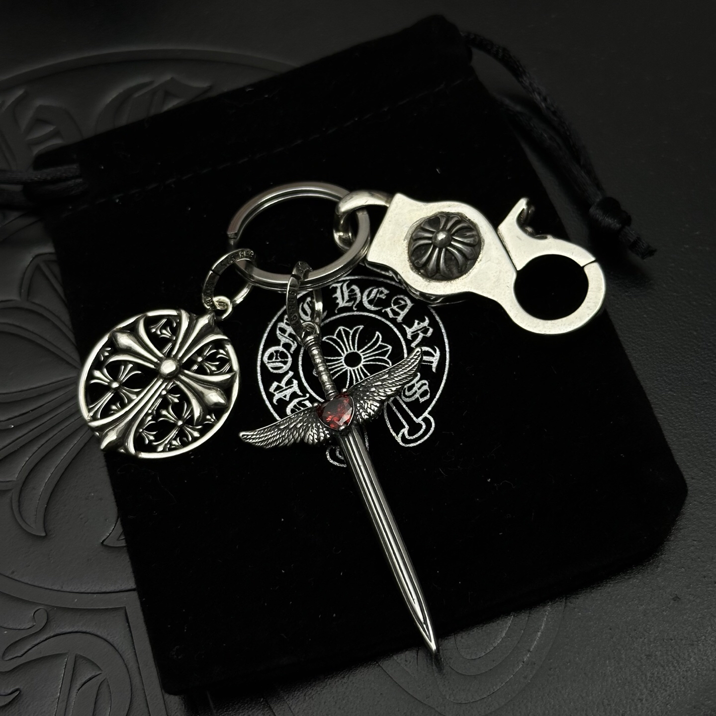 クロムハーツ「Chrome Hearts」キーホルダー＆バッグチャーム - トレンドシンボル