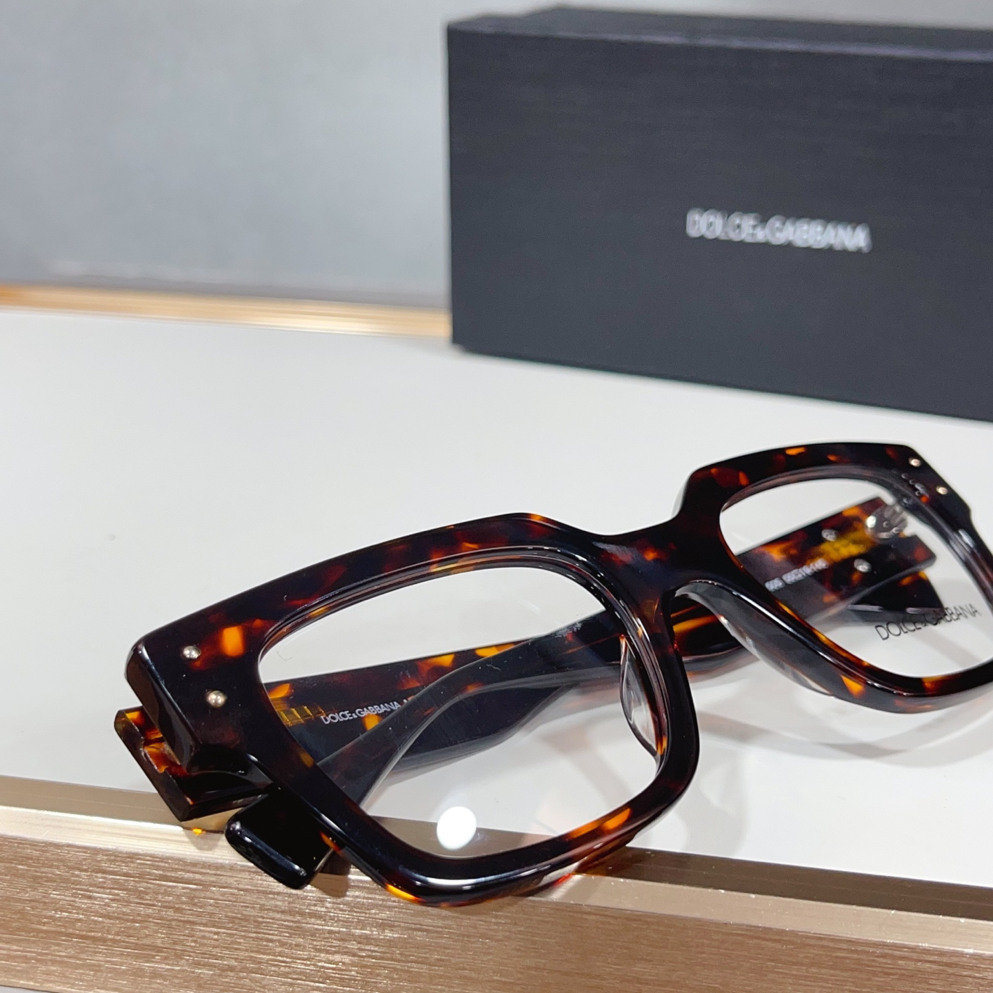 【希少入荷】D&G ドルチェアンドガッバーナ トレンドサングラス「カジュアル通勤用」