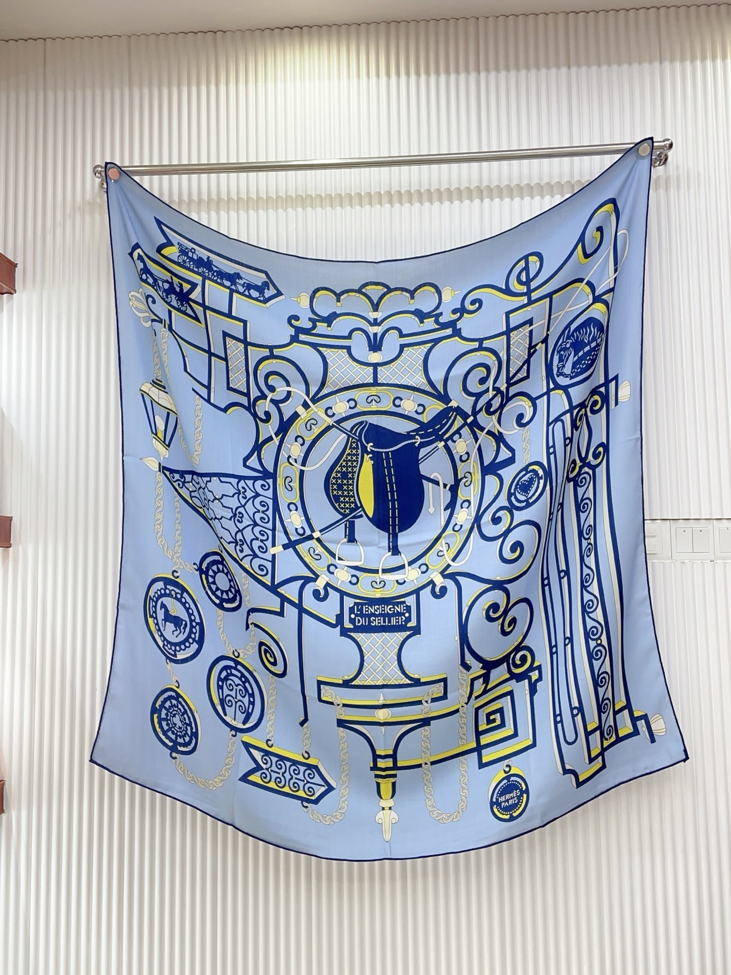 エルメス 新作ファッションアイテム カシミアスカーフ