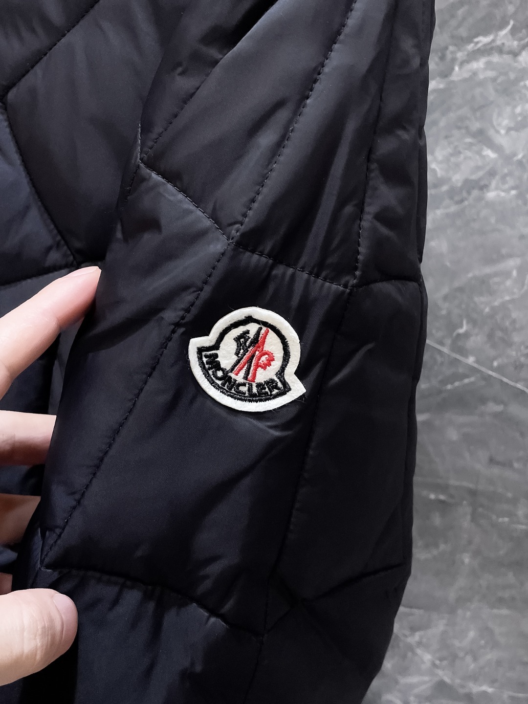 モンクレール 冬季新作ダウンジャケット