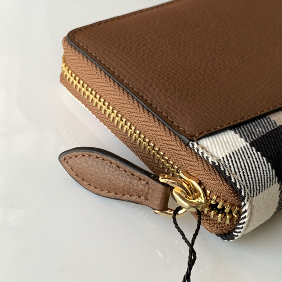 バーバリー「Burberry」Houseチェック & 粒革 ジップ ウォレット