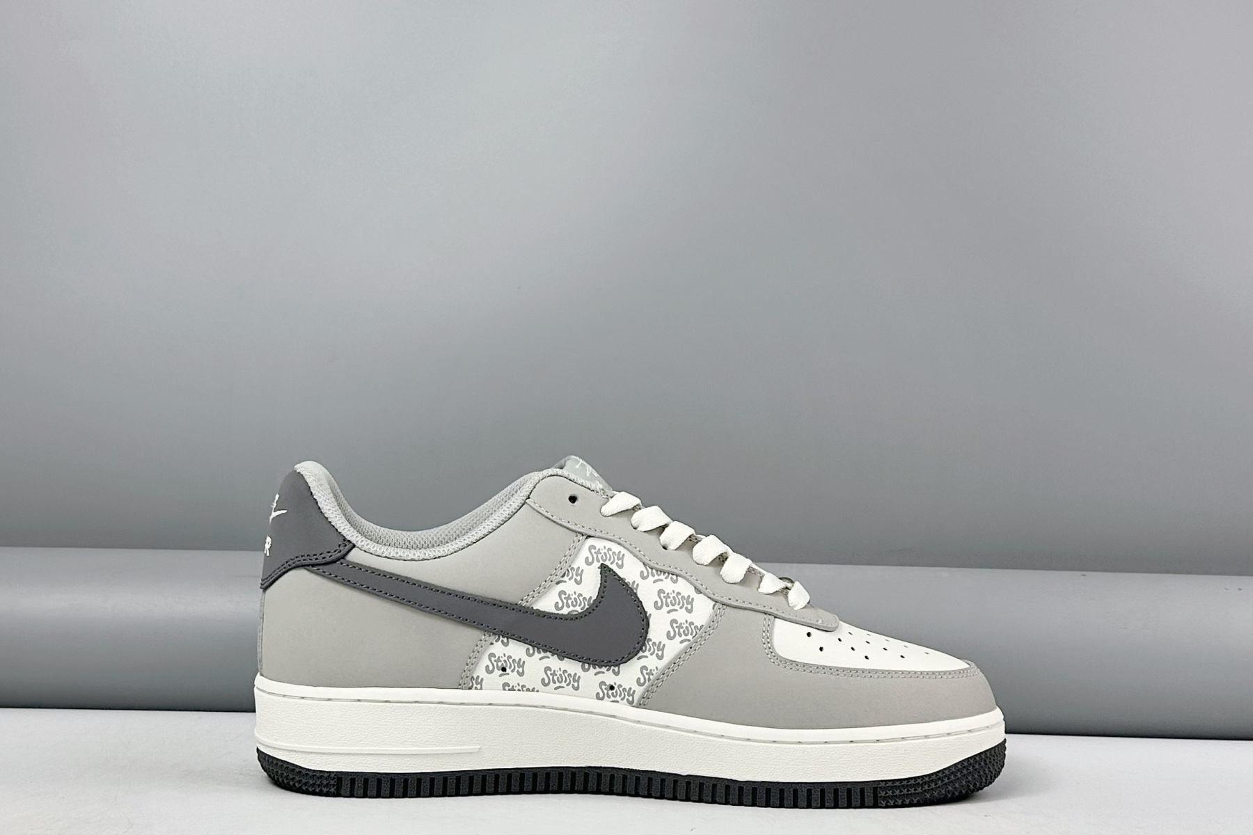 ナイキ「Nike」ク ロー カジュアルスニーカー