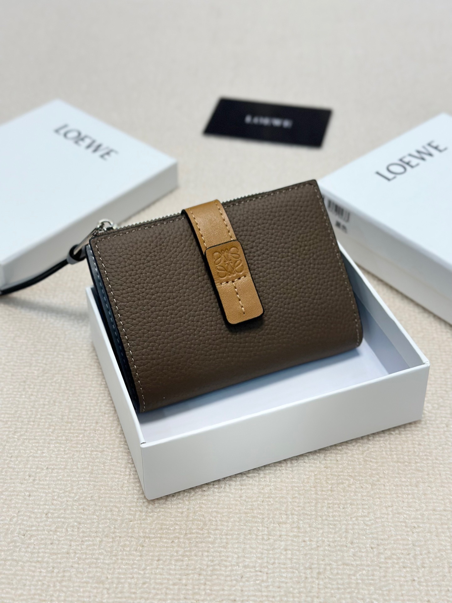 ロエベ「LOEWE」アナグラム コンティネンタル ウォレット 5色