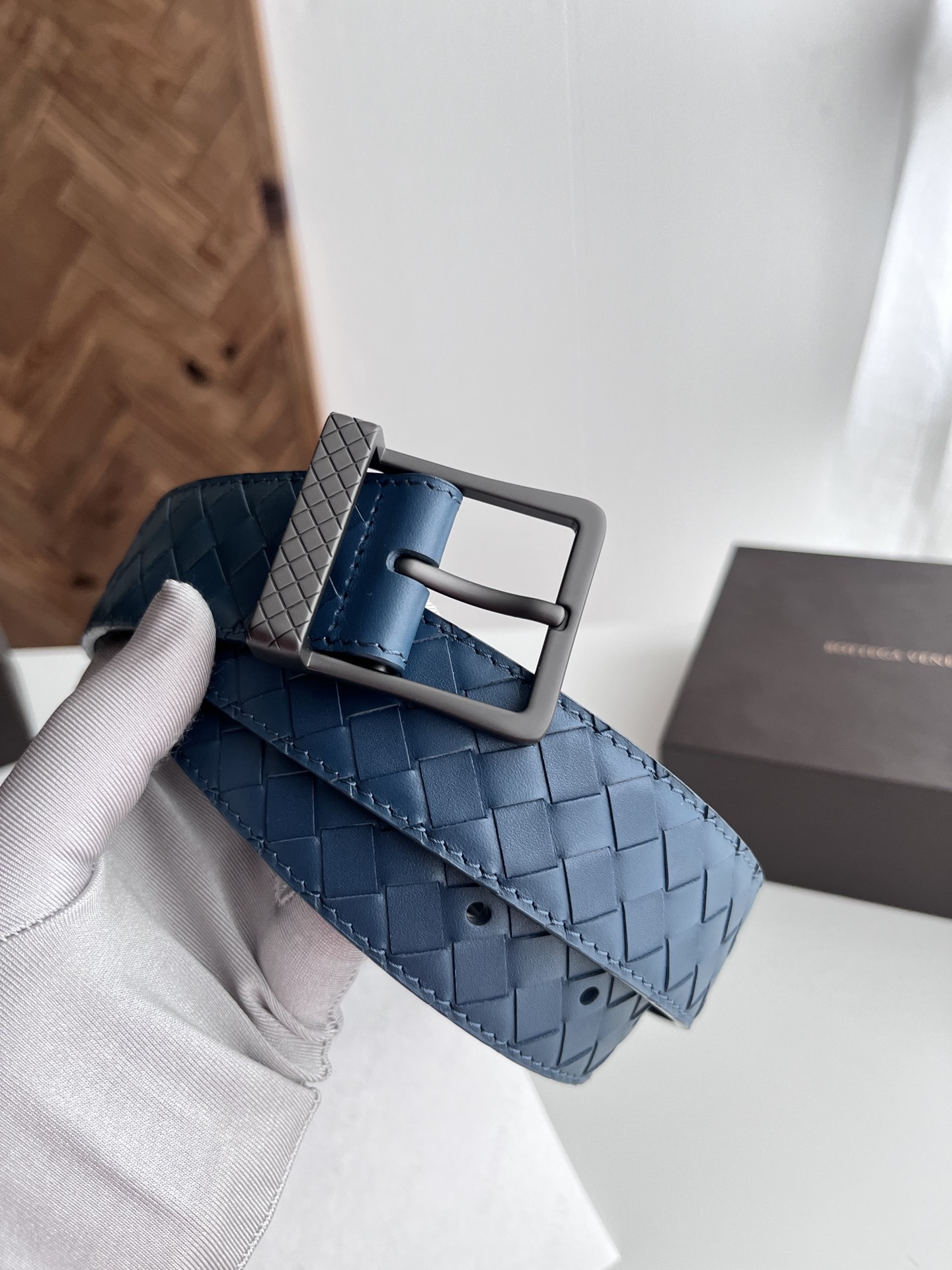 ボッテガ・ヴェネタ「Bottega Veneta」イントレチャート リバーシブル ベルト