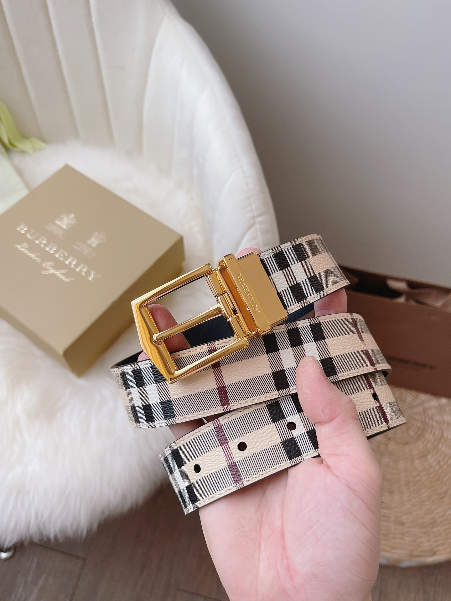 バーバリー「Burberry」ピンバックルベルト 2色