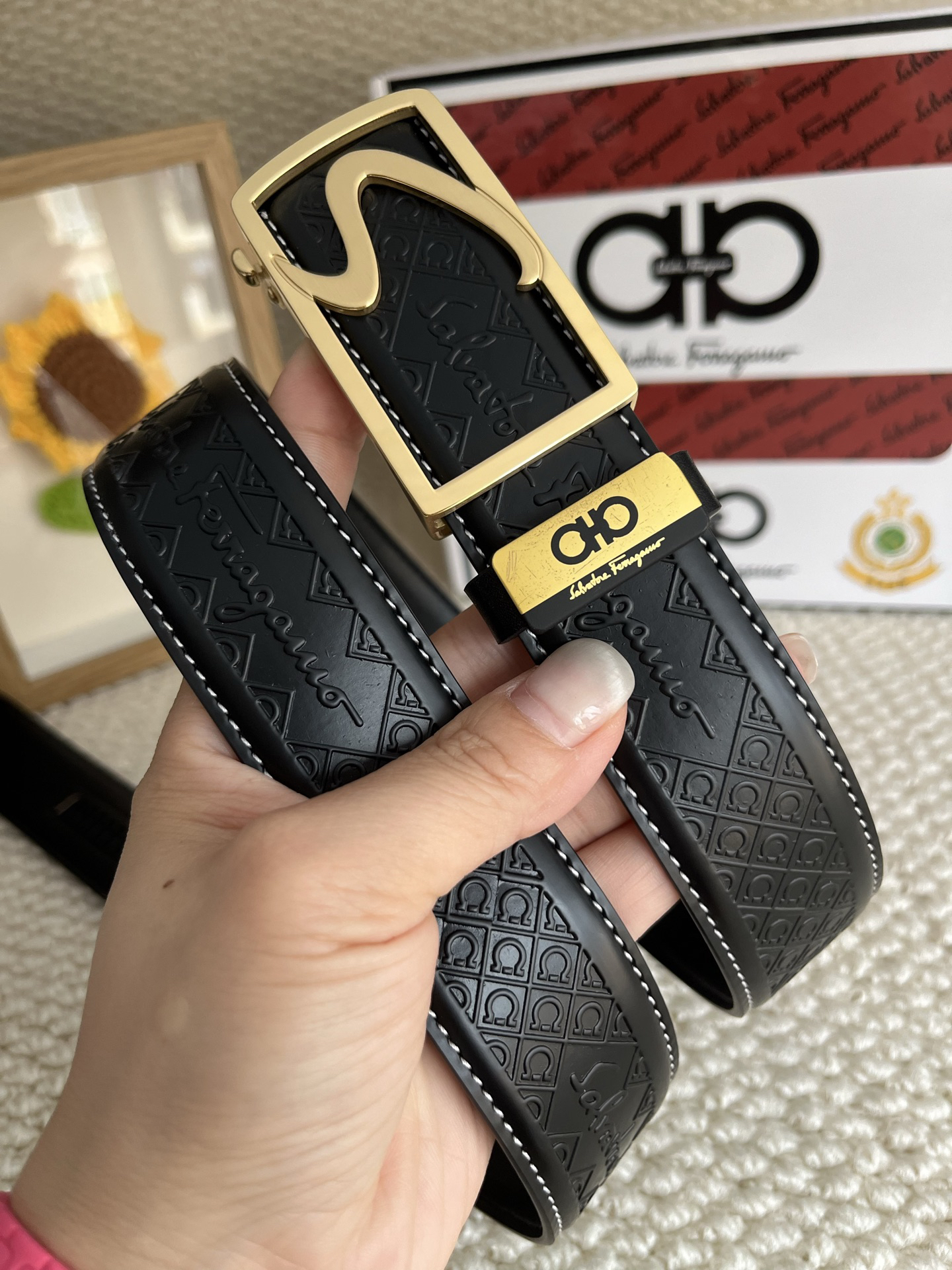 【新規倉庫入り】Salvatore Ferragamo 職人仕上げ高級ベルト「全長約 100cm」