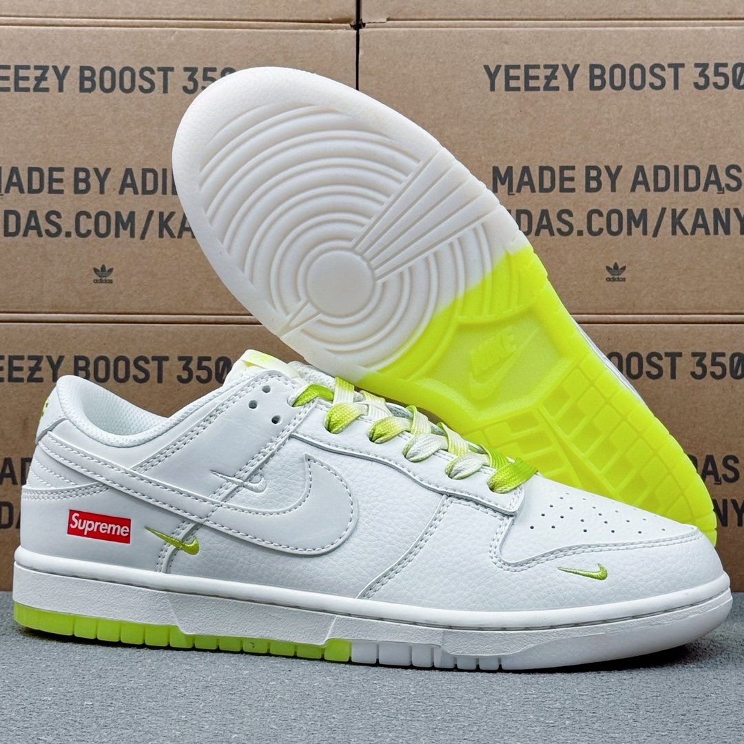 「コラボモデル」Supreme x Nike SB Dunk Low ホワイトグリーン スニーカー