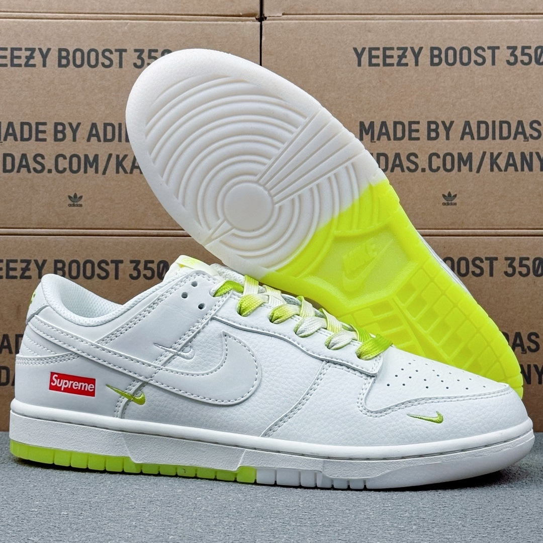 「コラボモデル」Supreme x Nike SB Dunk Low ホワイトグリーン スニーカー