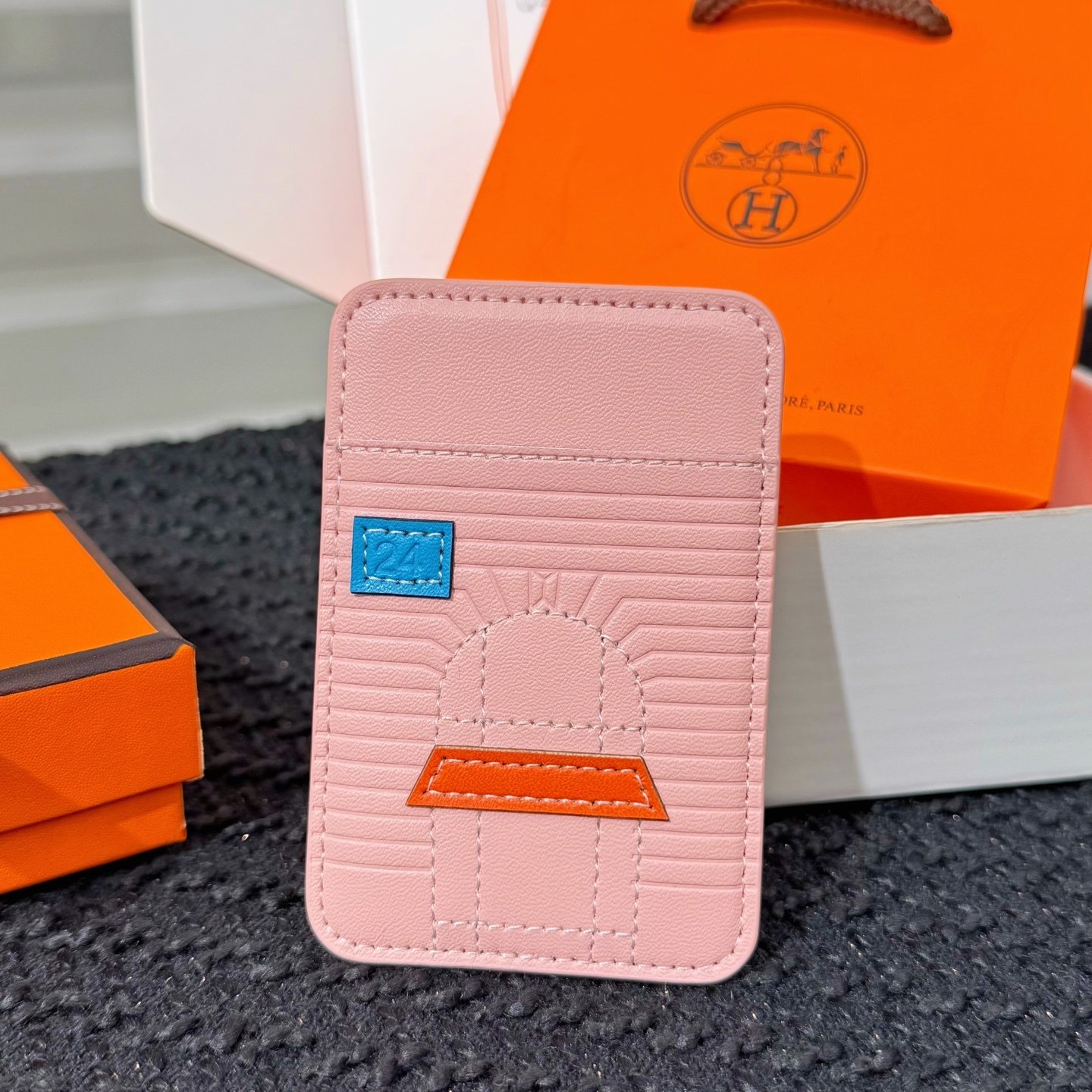 【限定新入荷】エルメス Cheval MagSafe 本革カードケース「12 シリーズ以降全 iPhone 対応」