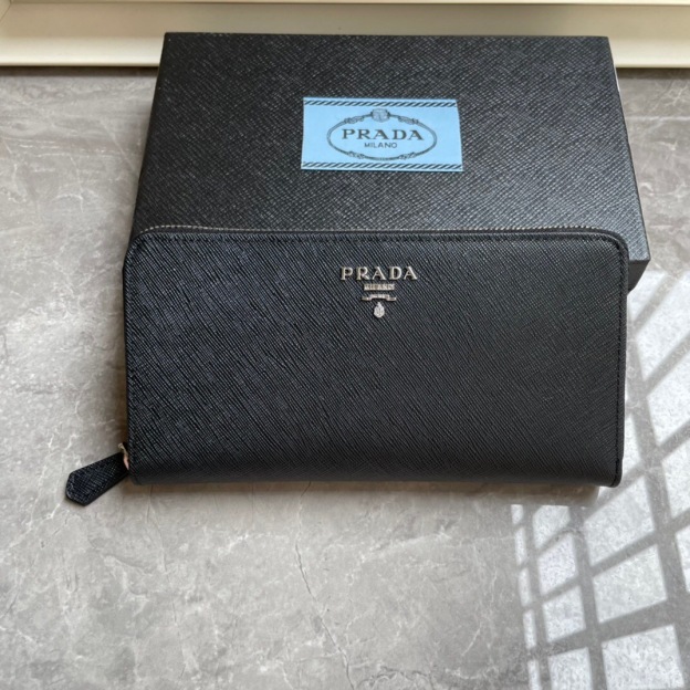 プラダ「PRADA」サフィアーノレザー 財布