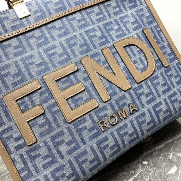 フェンディ「Fendi」Sunshine ミディアム レザー トートバッグ