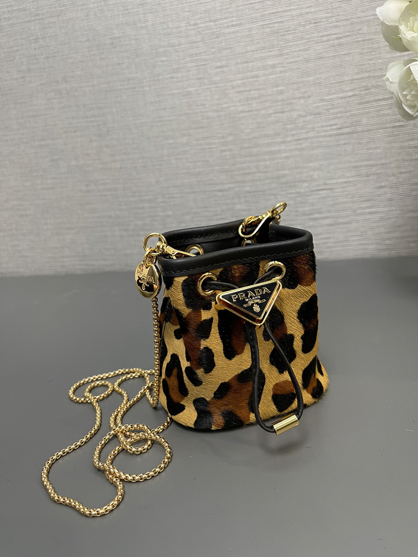 プラダ「Prada」レオパードプリント ボトルバッグ  ミニバッグ