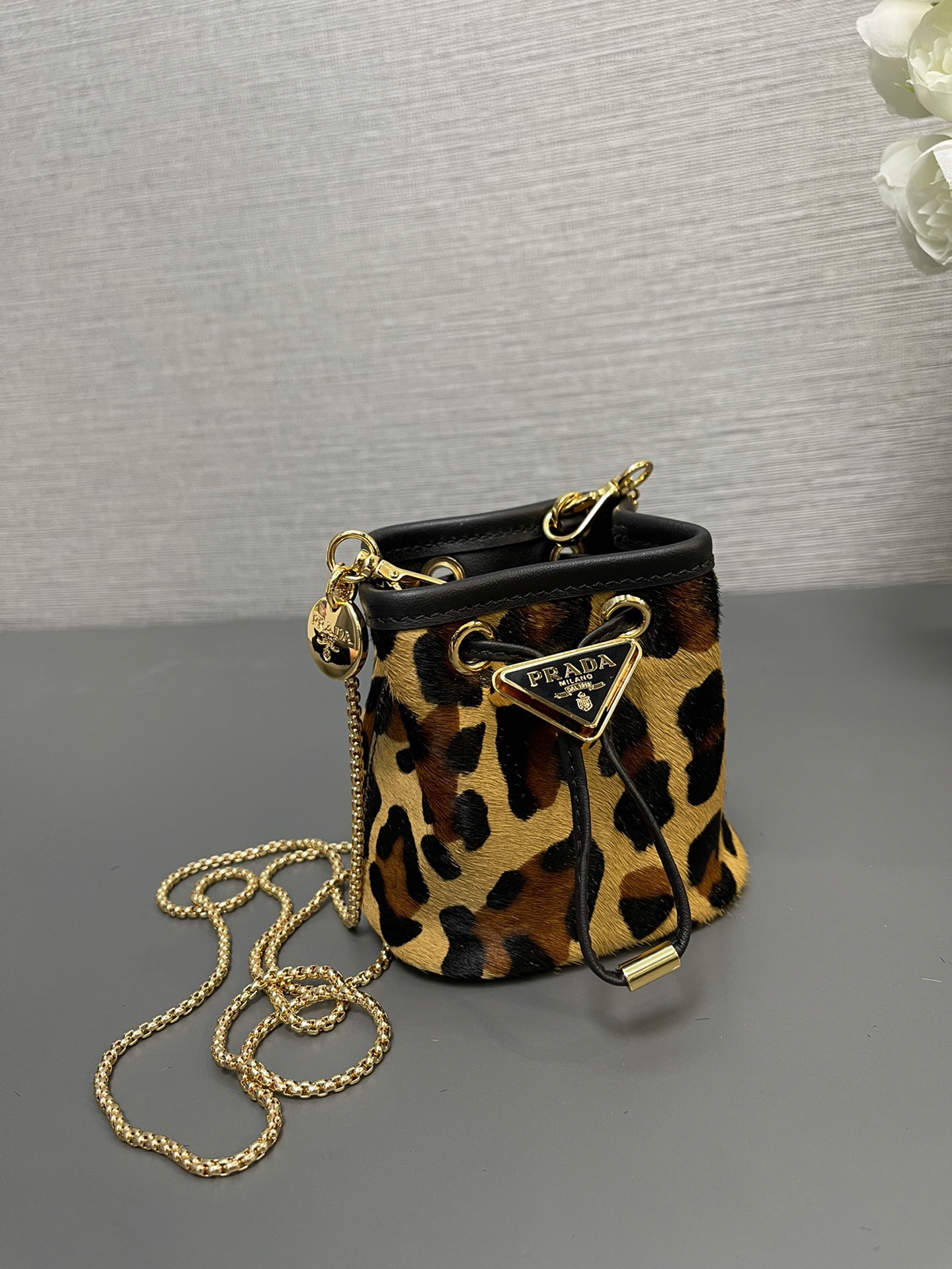 プラダ「Prada」レオパードプリント ボトルバッグ  ミニバッグ