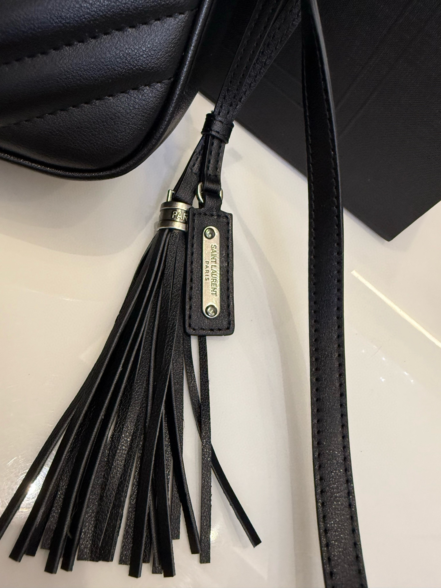 サンローラン「Saint Laurent」 LOU キルティング レザー カメラバッグ