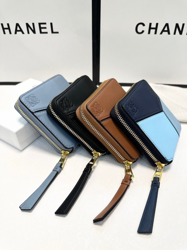 ロエベ「LOEWE」アナグラム コンティネンタル ウォレット 4色