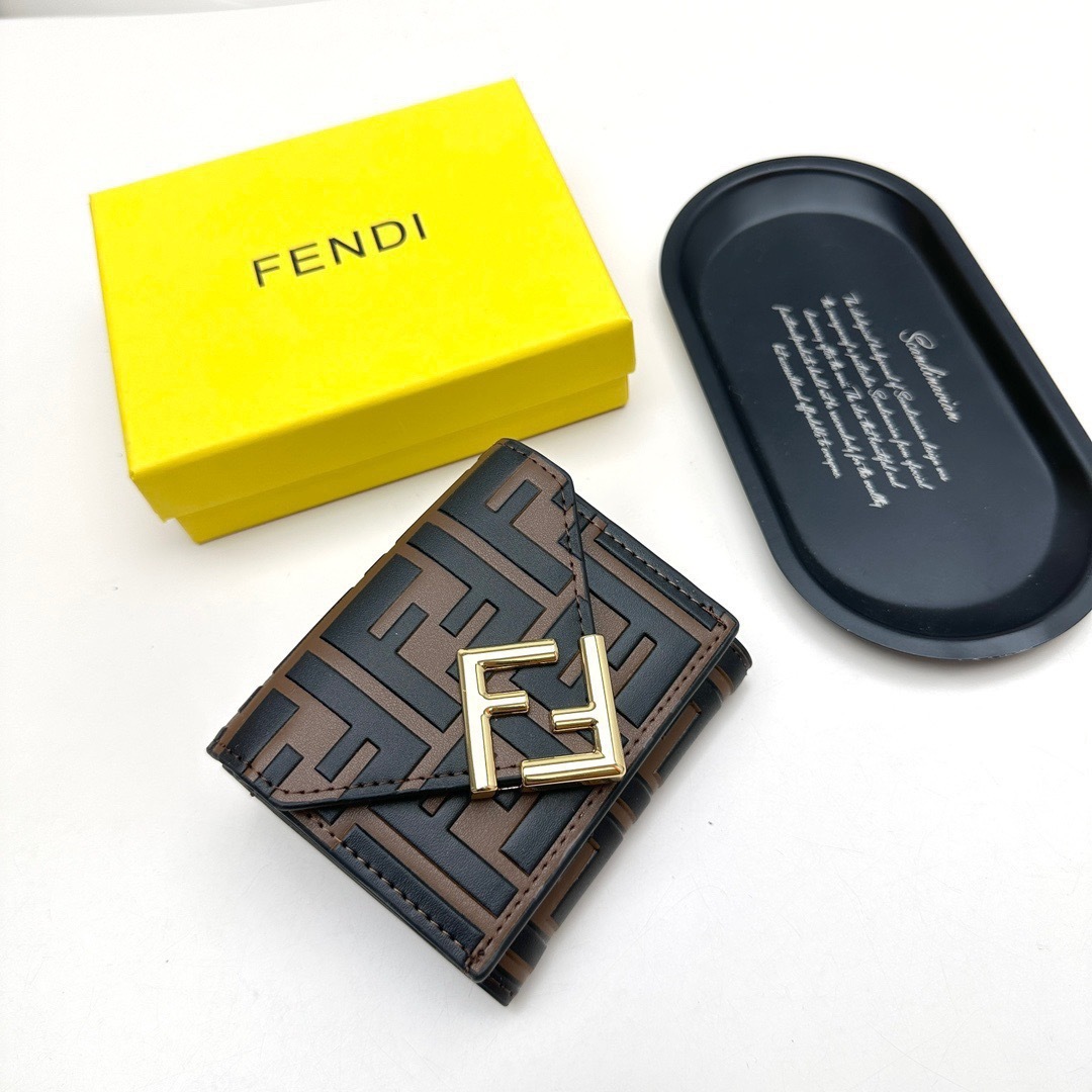 フェンディ「Fendi」FFダイヤモンド財布