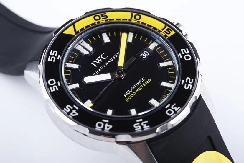 アイ・ダブリュー・シー「IWC」 アクアタイマー 44mm ダイバーズウォッチ