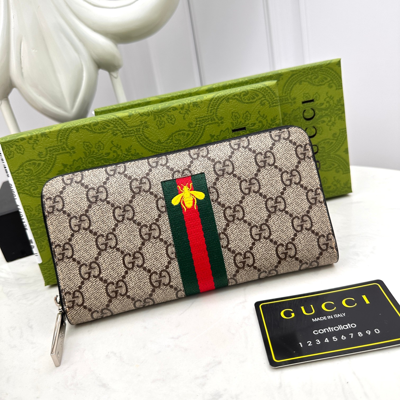 グッチ「Gucci」シグネチャー レザー ウェブ ジップアラウンドウォレット