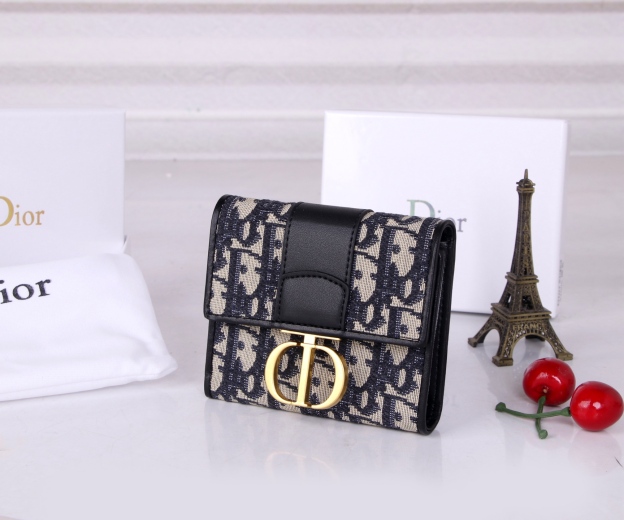 ディオール「Dior」ディオール コンパクト三つ折りウォレット 新作登場