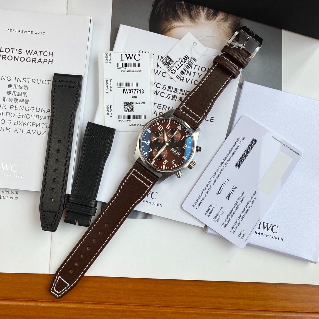 IWC パイロットウォッチ クロノグラフ 43mm「3色」