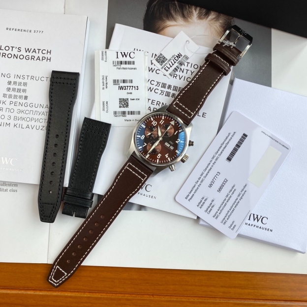 IWC パイロットウォッチ クロノグラフ 43mm「3色」