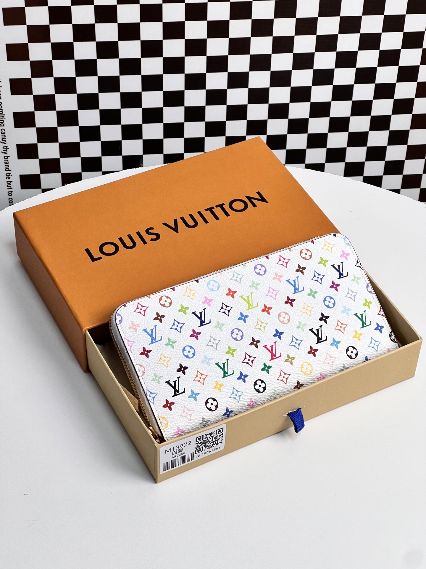 ルイ・ヴィトン「Louis Vuitton」LV × TM ジッピー･ウォレット