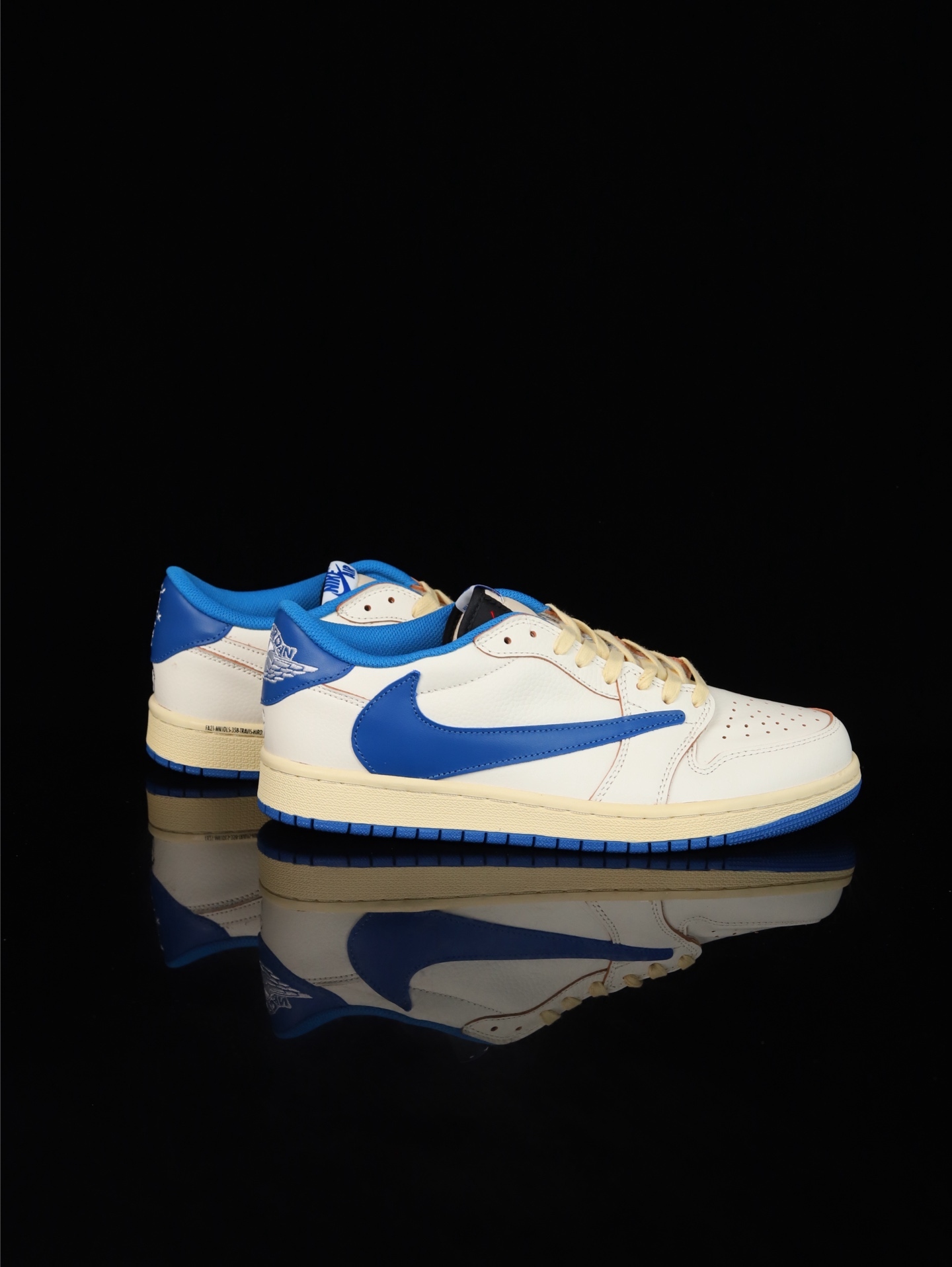 【日本未発売モデル】Nike Air Jordan 1 Low x Travis Scott スニーカー