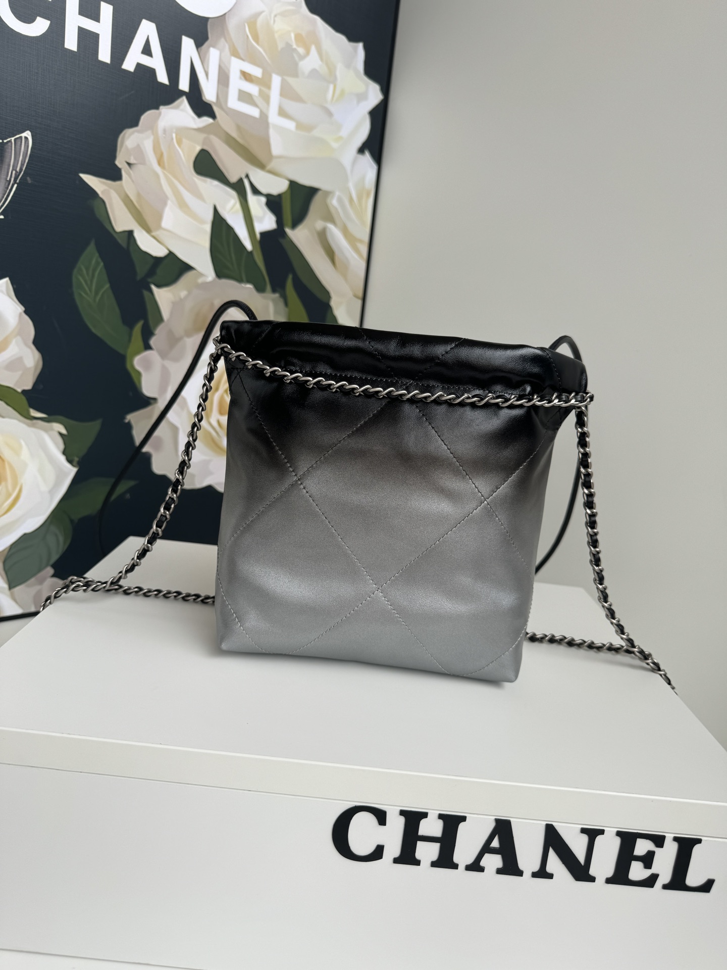 シャネル「Chanel」22Bag 24S グラデーション ミニ ショルダーバッグ