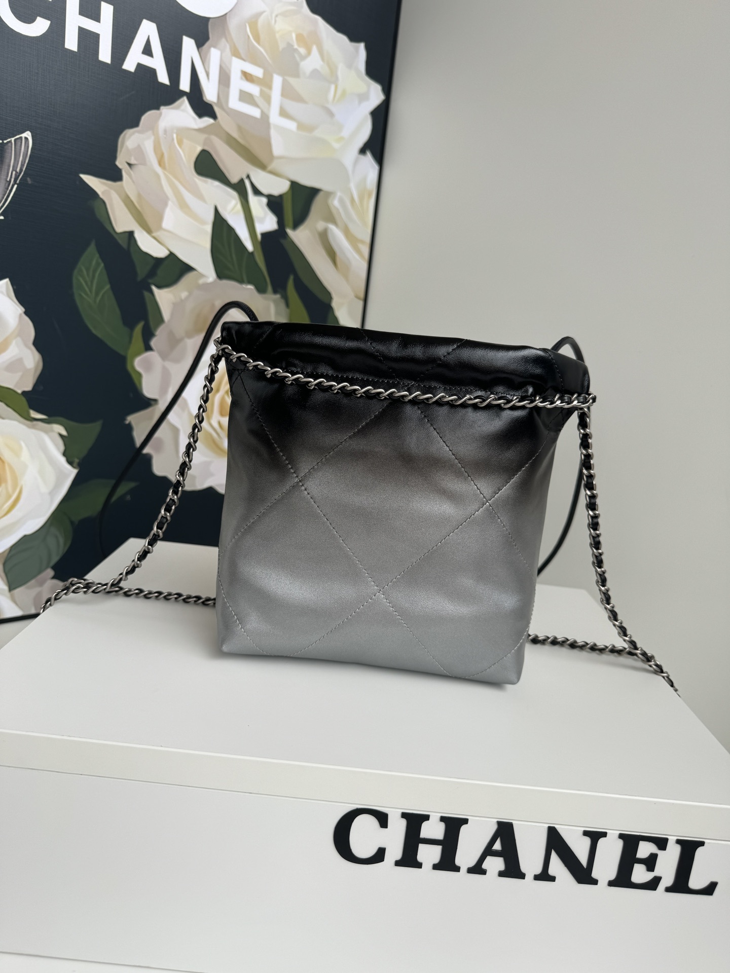 シャネル「Chanel」22Bag 24S グラデーション ミニ ショルダーバッグ