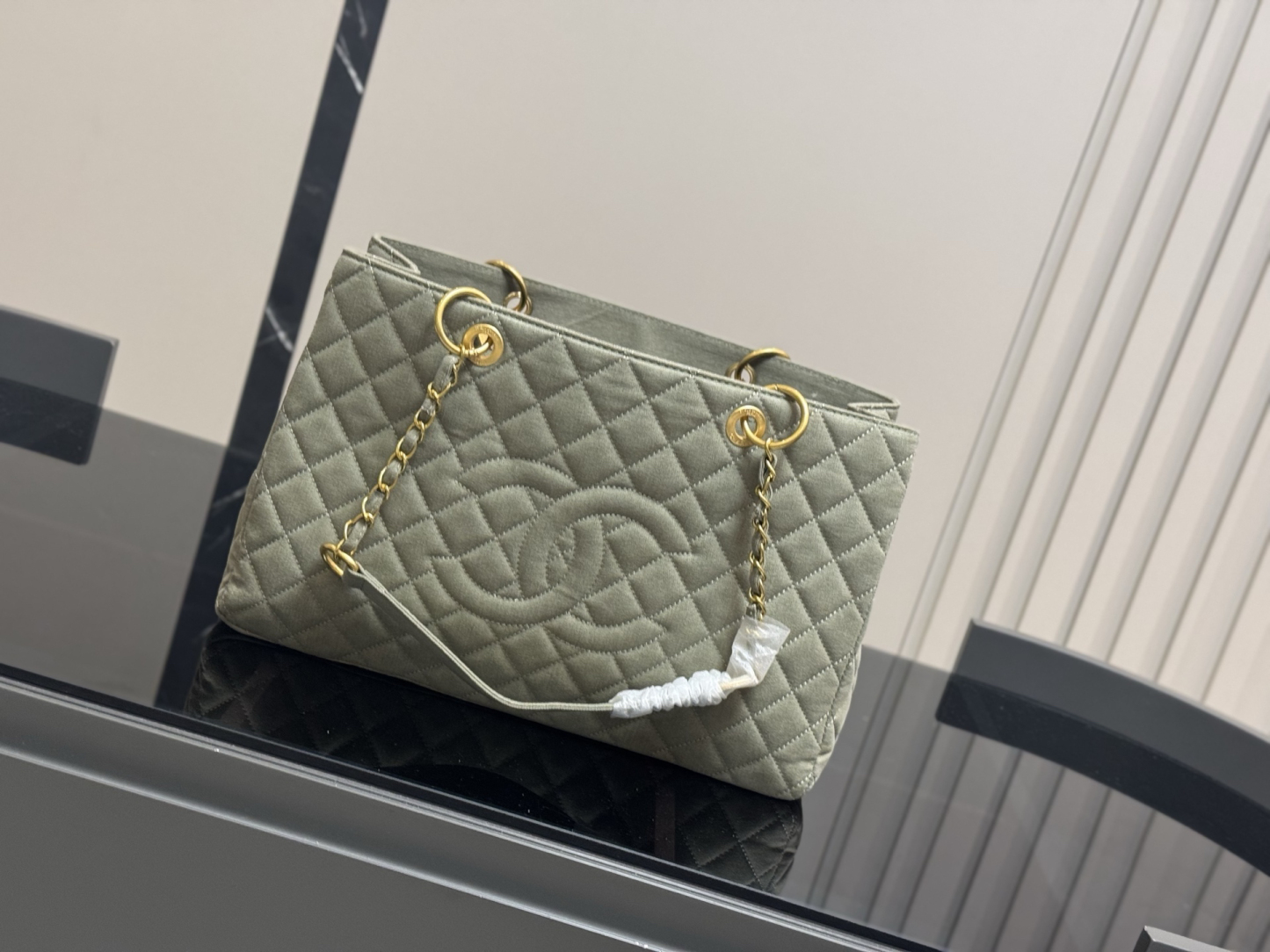 シャネル「Chanel」‌GST ラムスキン ショルダーバッグ