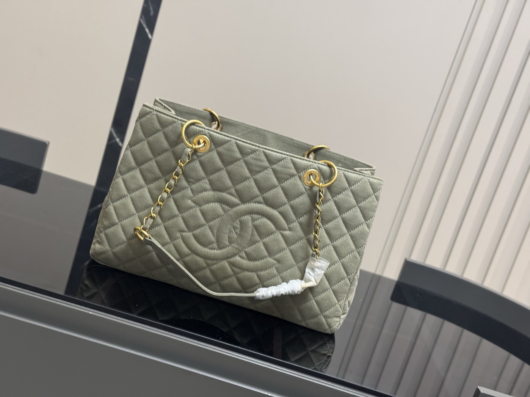 シャネル「Chanel」‌GST ラムスキン ショルダーバッグ