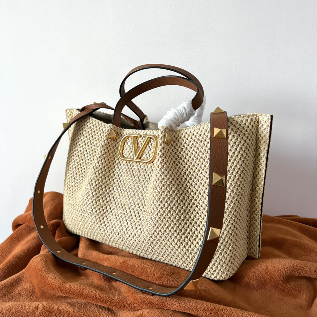 ヴァレンティノ「Valentino」ラフィア編みレザーハンドルトートバッグ