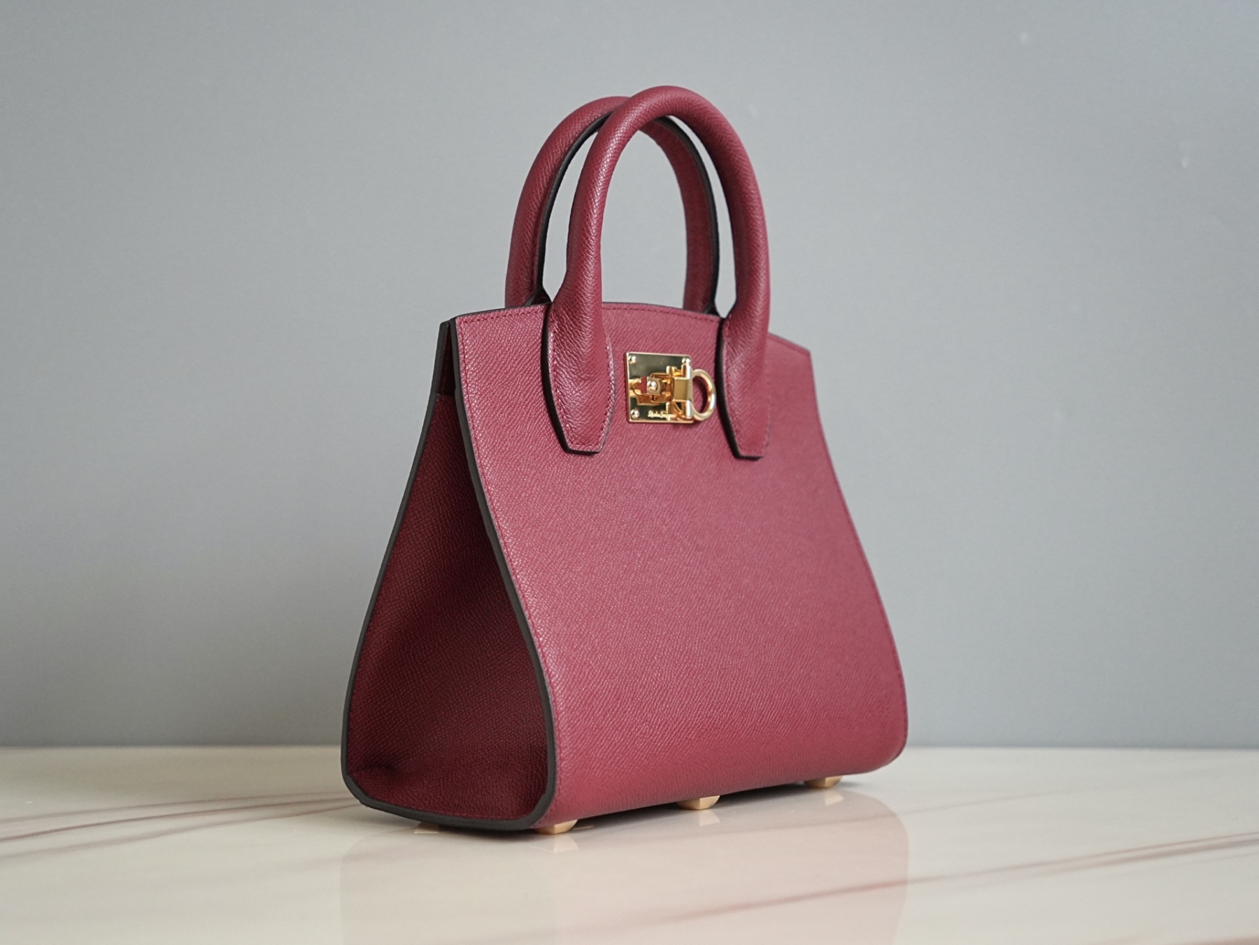 フェラガモ「Ferragamo」スタジオ ソフトトートバッグ