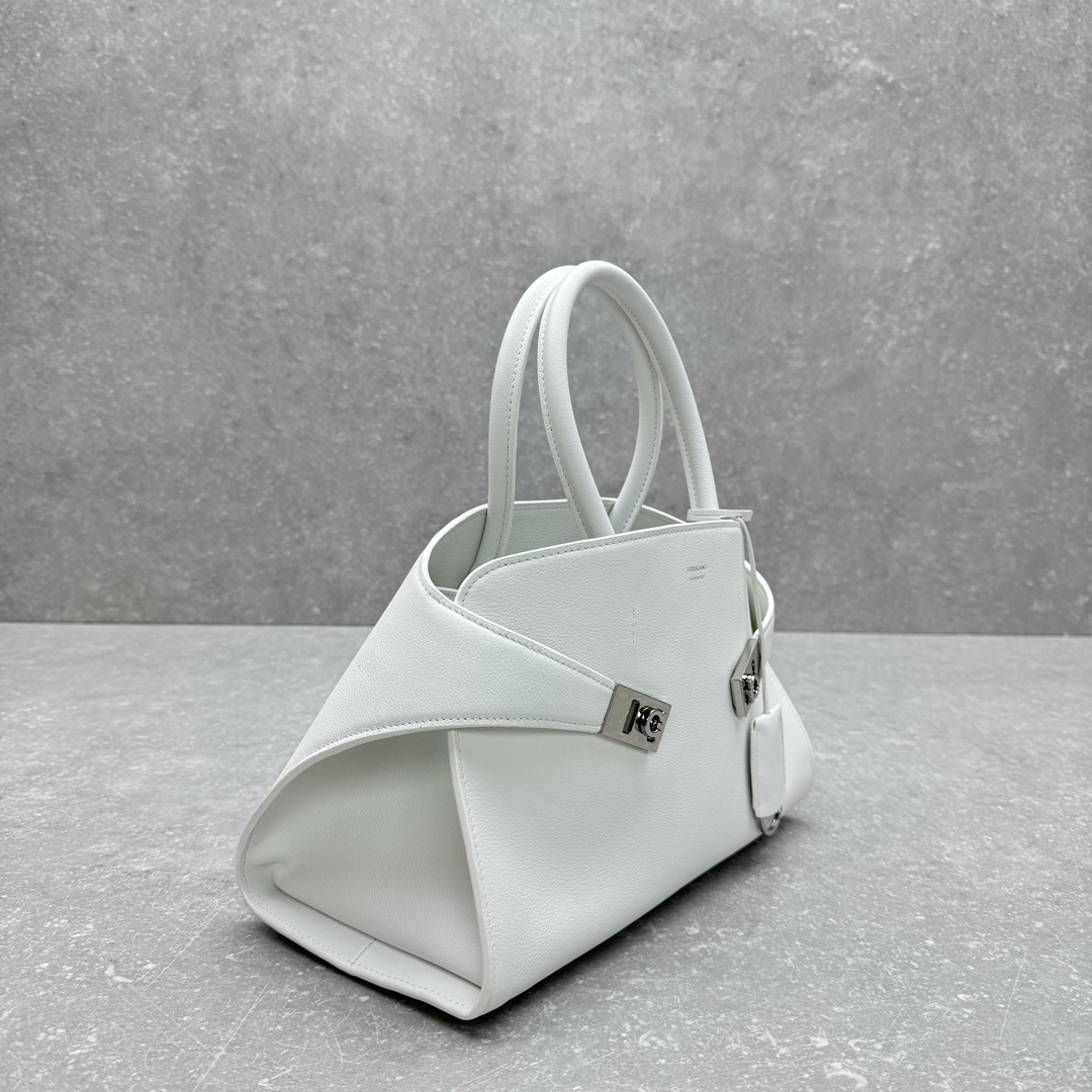 フェラガモ「Ferragamo」小さいジトートバッグ