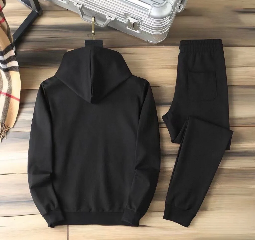 ルイ・ヴィトン「Louis Vuitton」2025年新作 爆売れスウェットスーツ