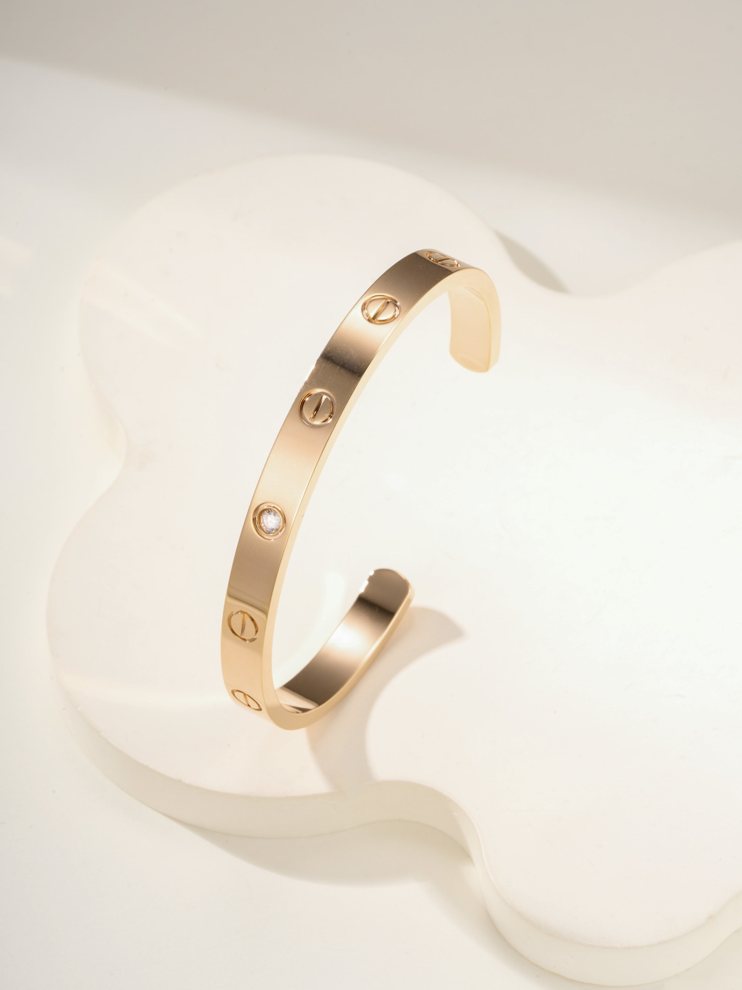 カルティエ「Cartier」ラブ オープンブレスレット